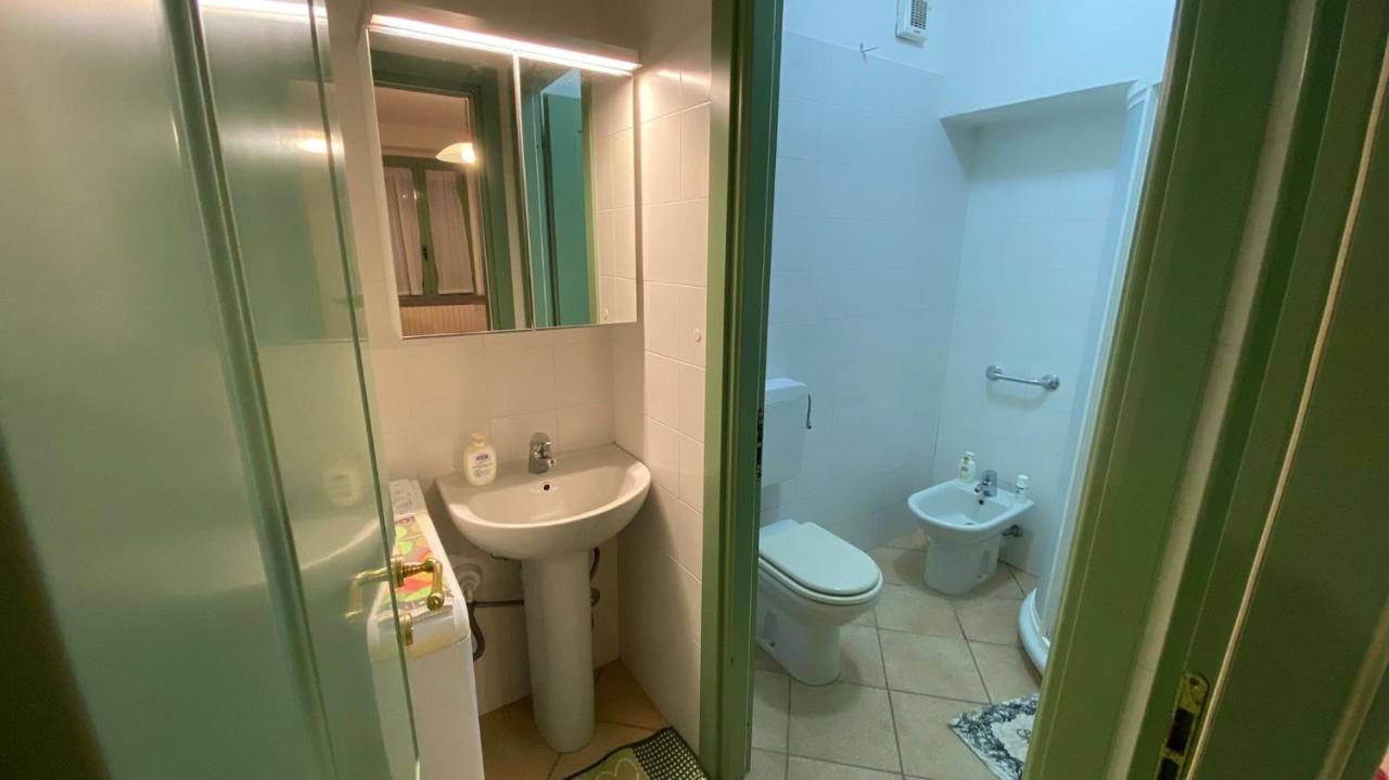 Al Vecchio Pero, Con Ampio Giardino Privato Villa La Morra Buitenkant foto