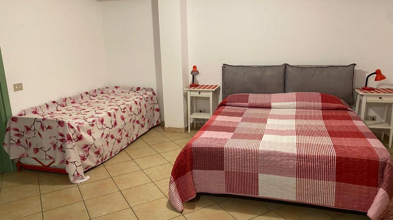Al Vecchio Pero, Con Ampio Giardino Privato Villa La Morra Buitenkant foto