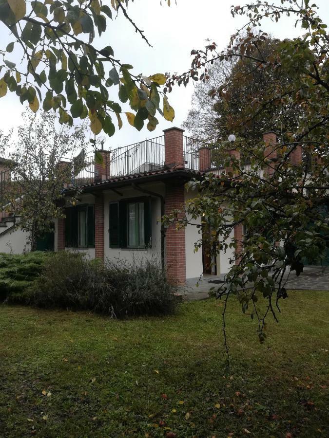 Al Vecchio Pero, Con Ampio Giardino Privato Villa La Morra Buitenkant foto